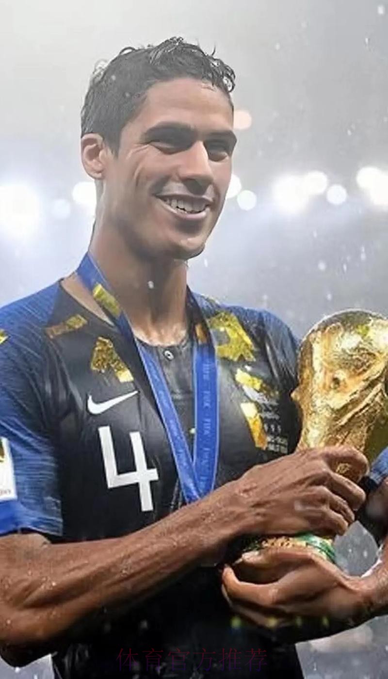 瓦拉内谈VAR：外界喧嚣不重要 在球场上表态度